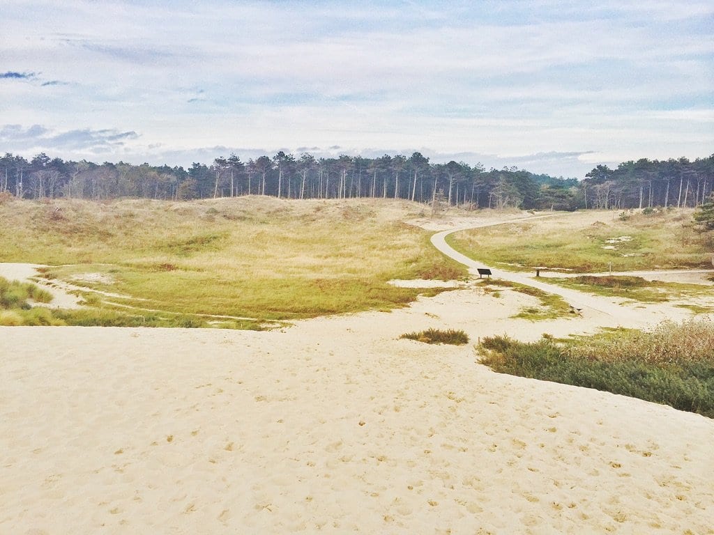 mooie strandwandeling strandtent