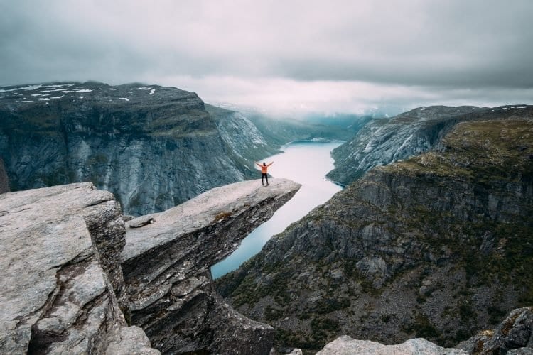 hikes voor de echte thrillseeker-Credits Benjamin Davies-332625-unsplash