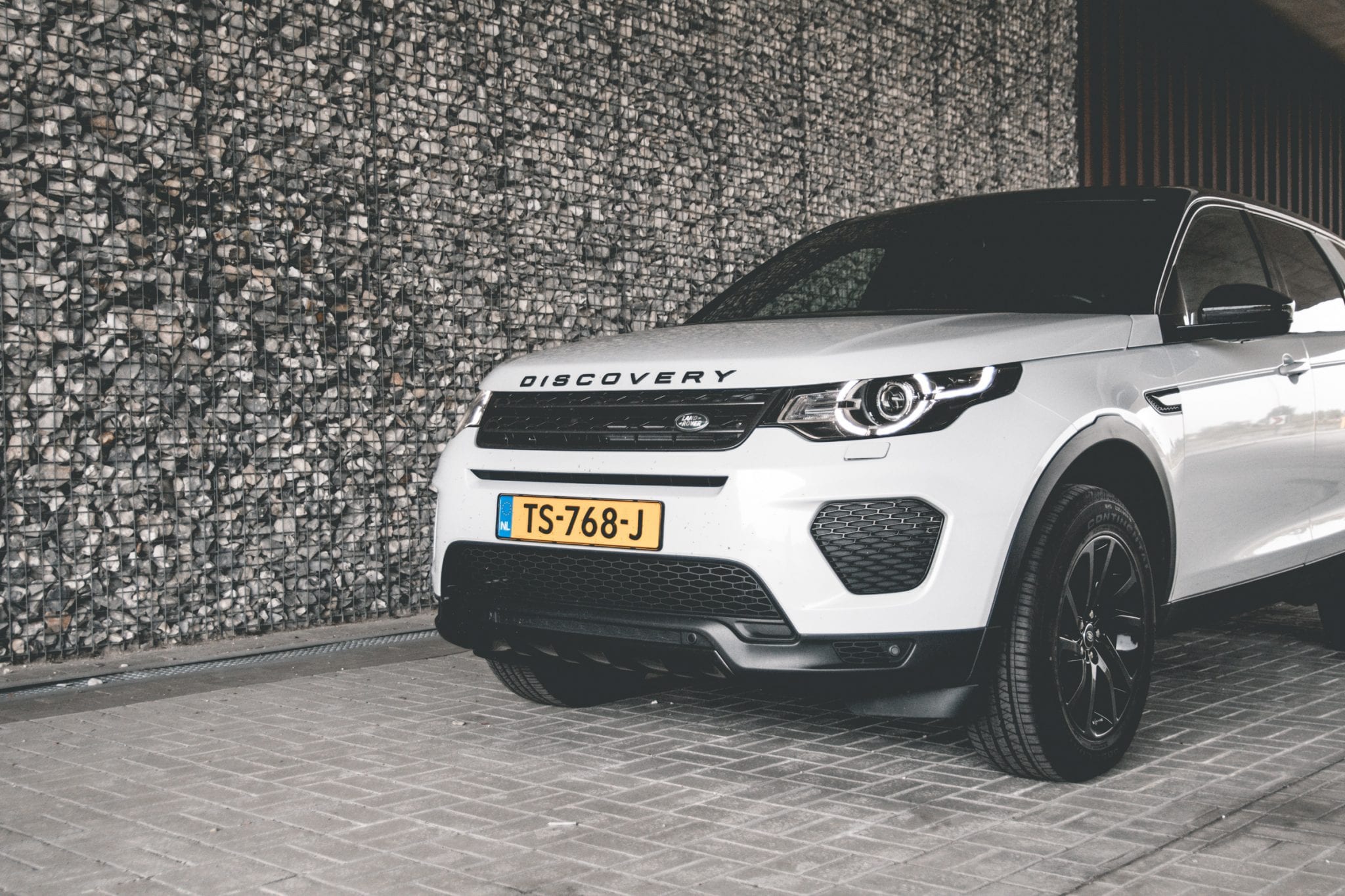 Land Rover Discovery Sport Front Credits The Hike2