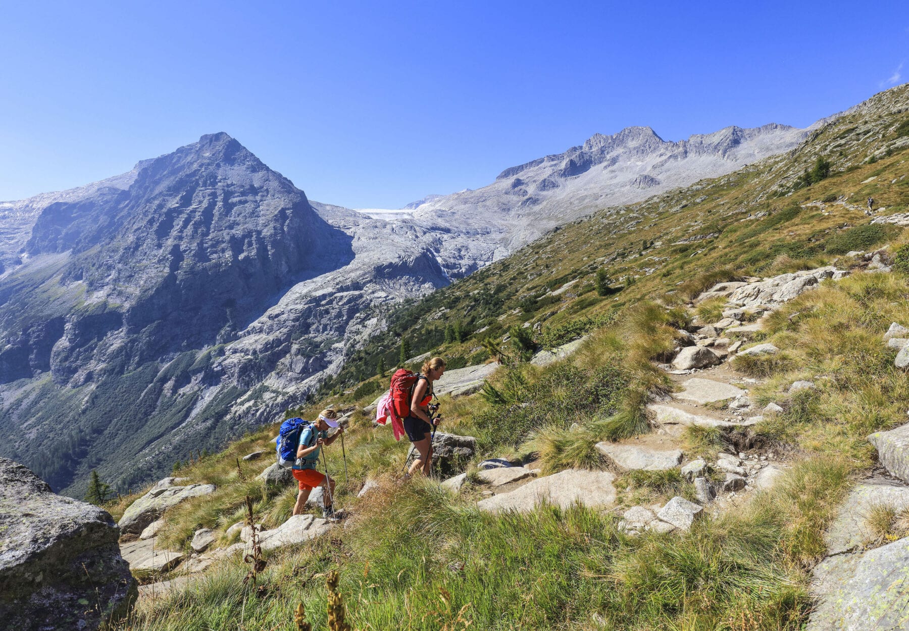 berghutten Trentino Corona hikers