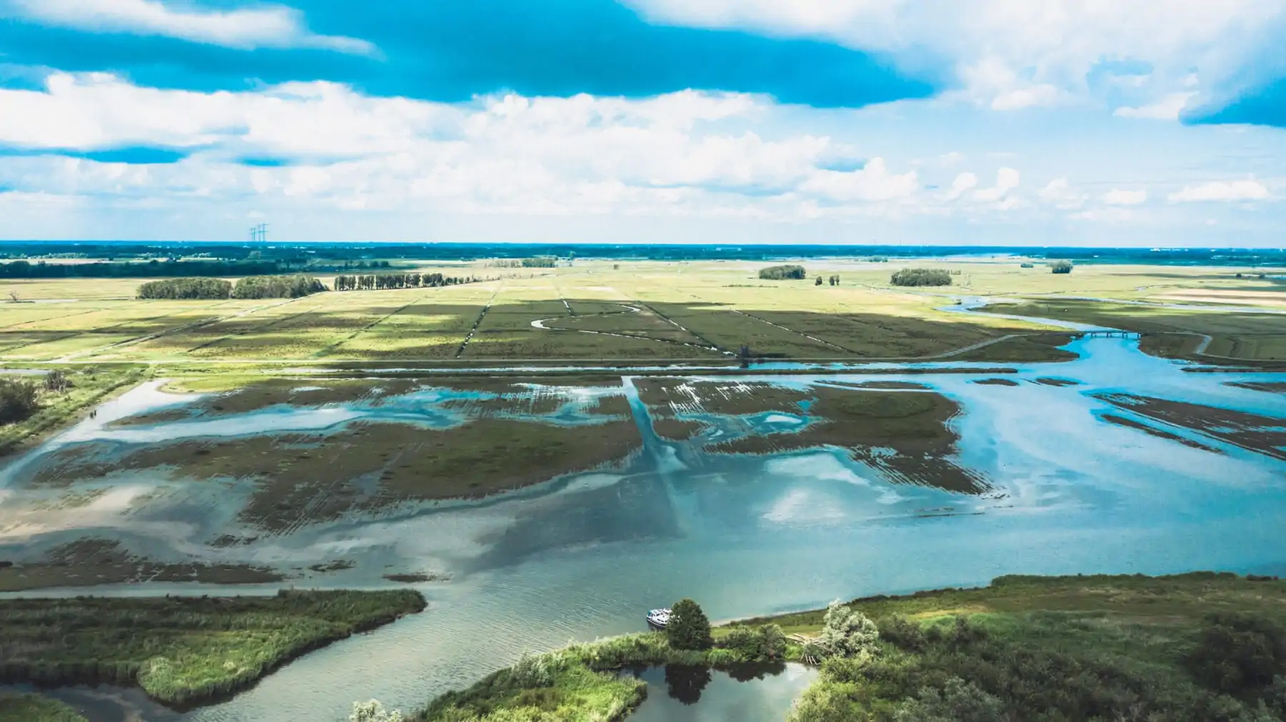 De Biesbosch luchtfoto