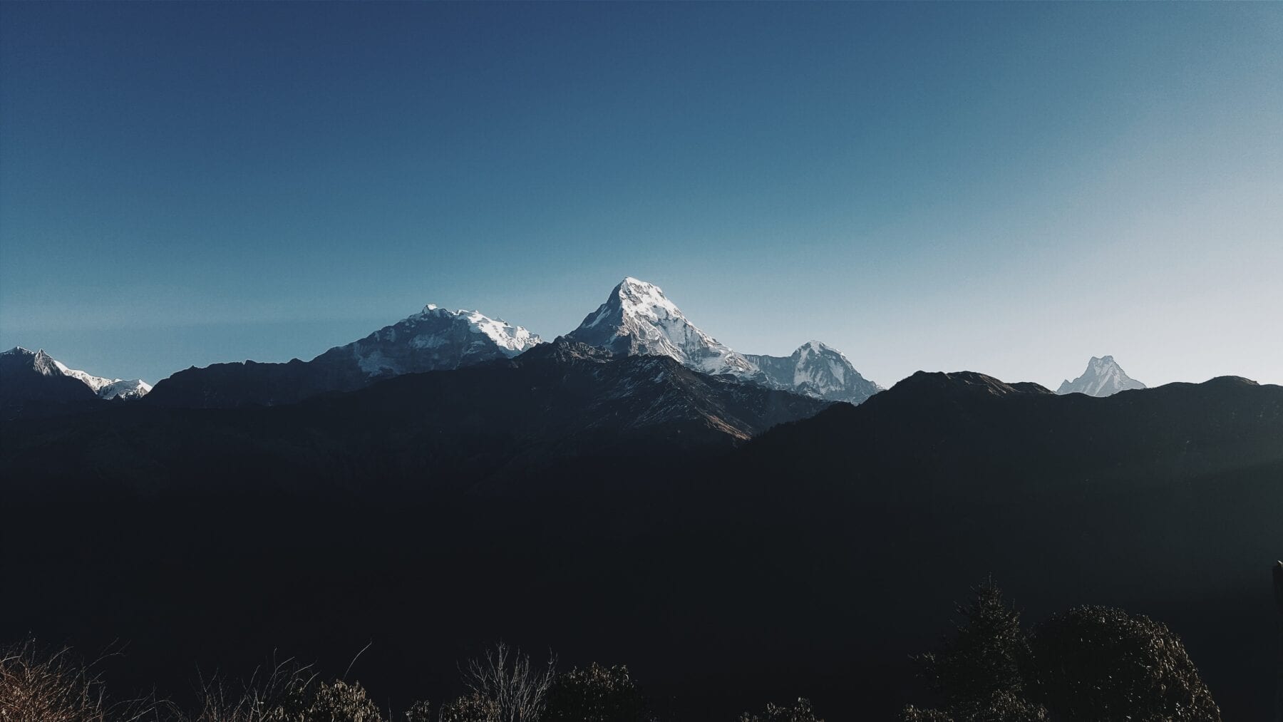 De bergtoppen van Annapurna Circuit Trekking