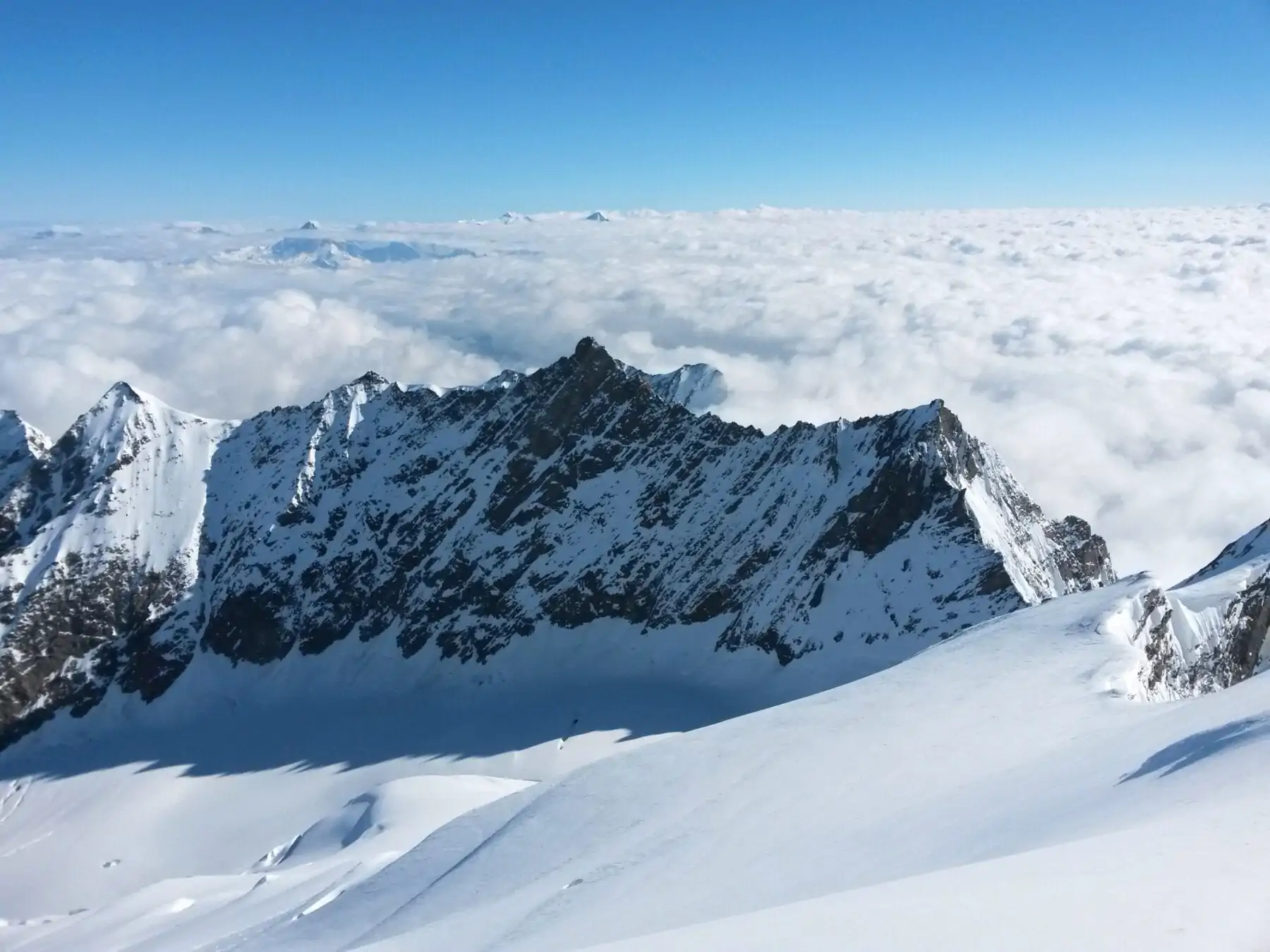 De Dom is nummer vijf van de hoogste bergen van Zwitserland