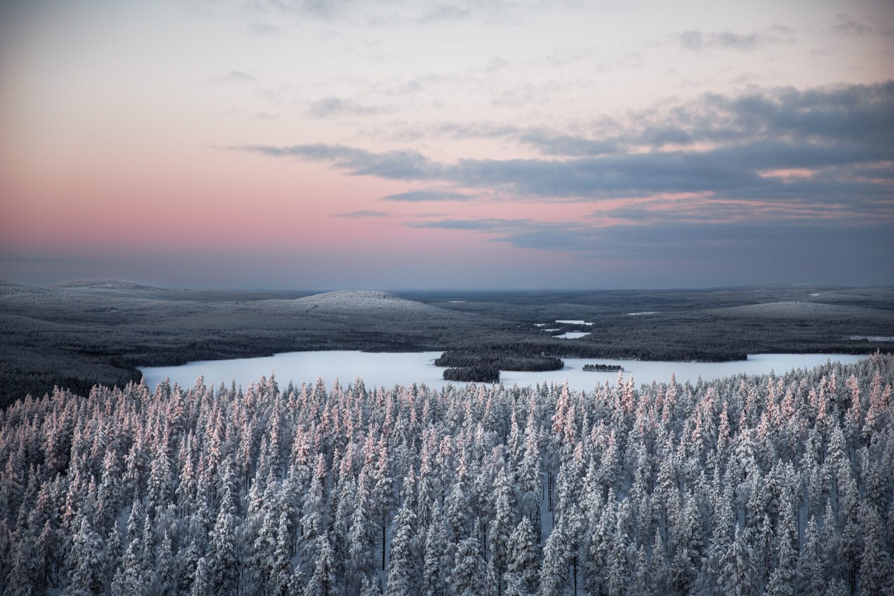 25 prachtige foto's van Lapland meren