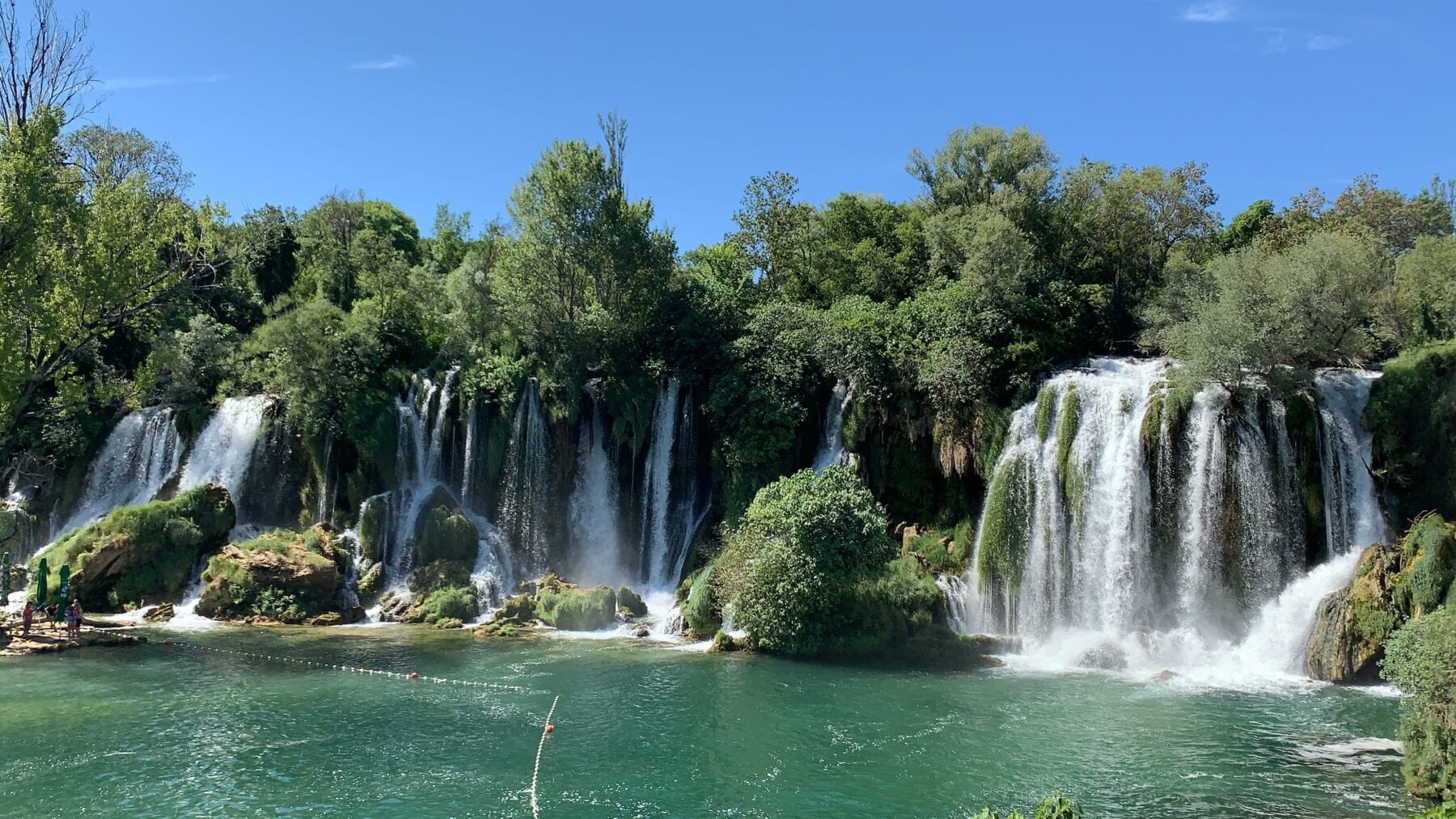 Watervallen in de natuur van Bosnië en Herzegovina