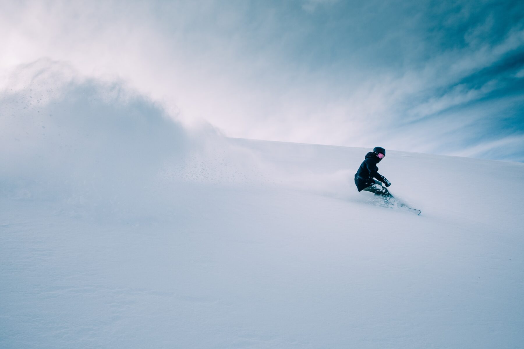 Snowboarden van de berg af