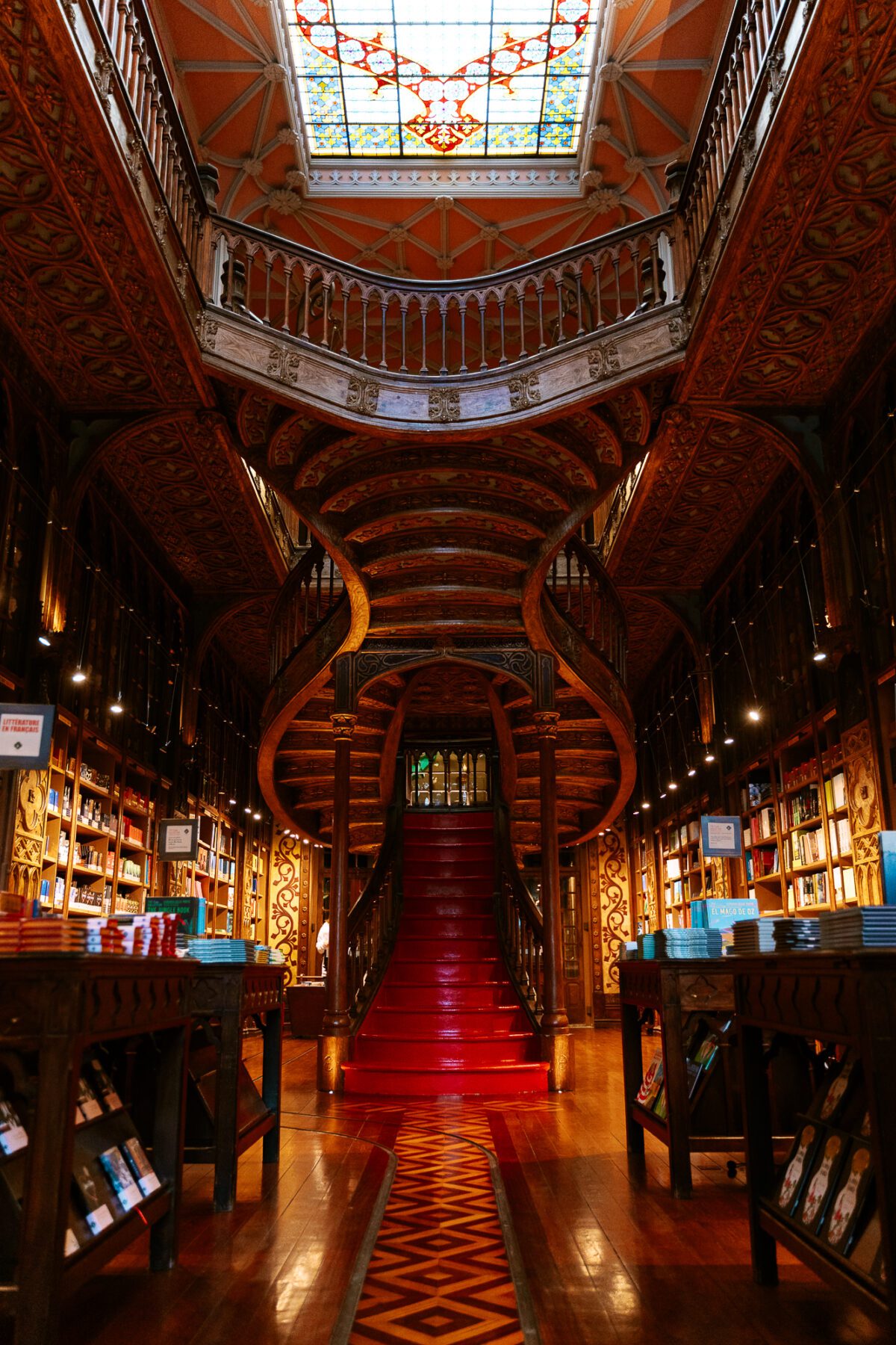 De mooiste bibliotheek vind je in Porto, Portugal
