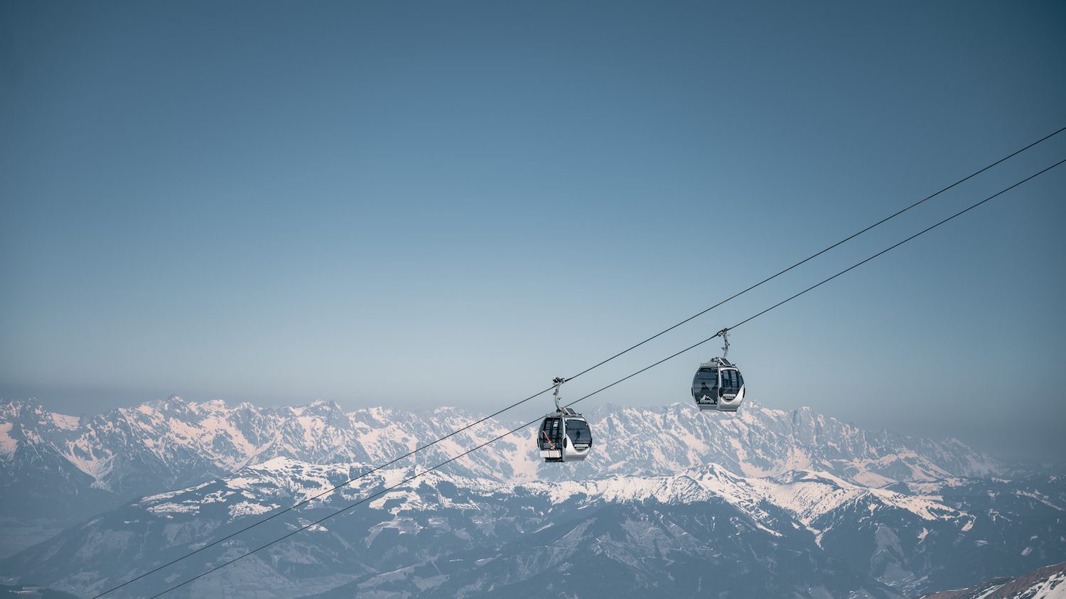 uitzicht in het dal vanaf de Kitzsteinhorn