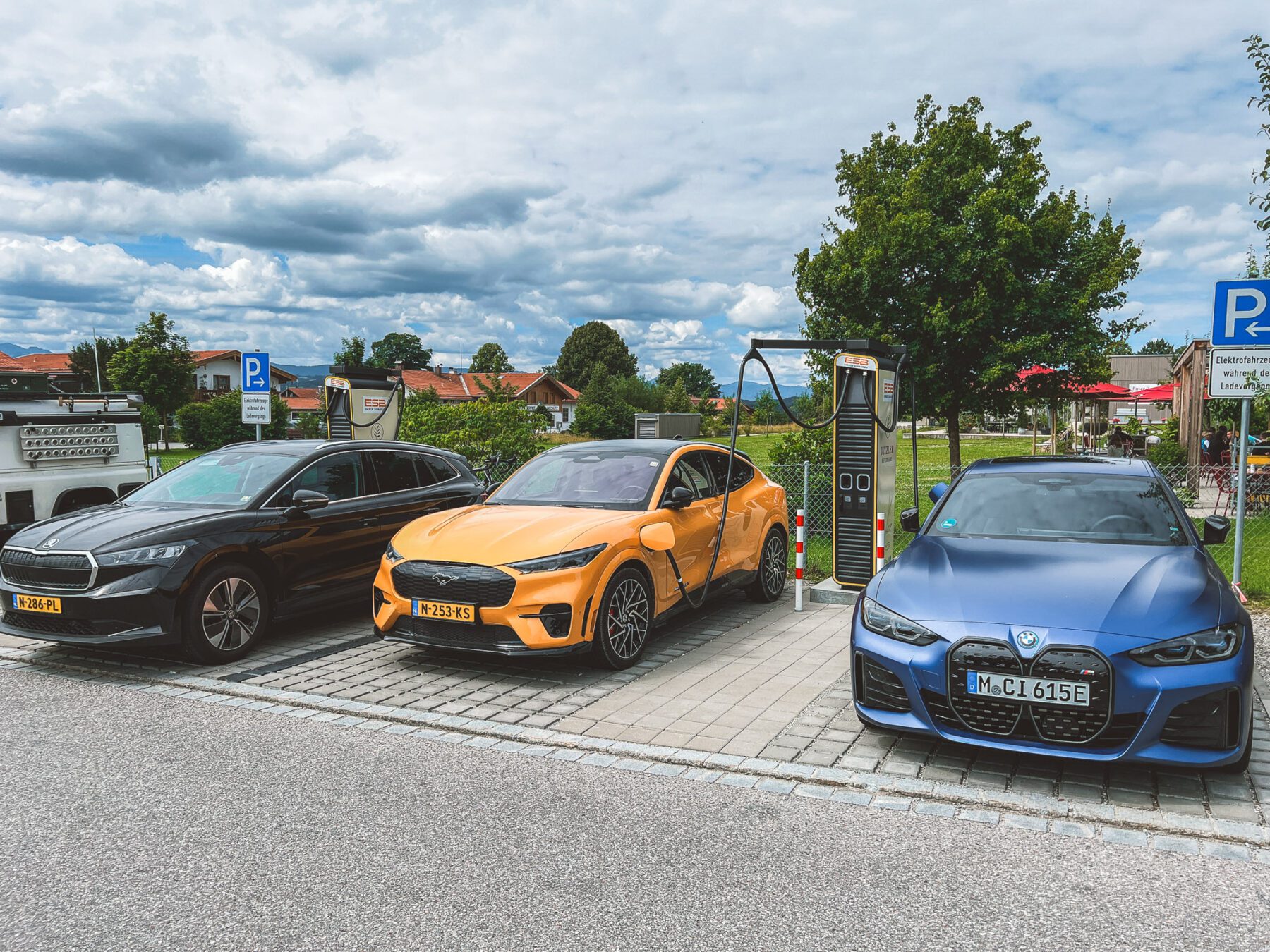 Elektrische auto vakantie buitenland laden