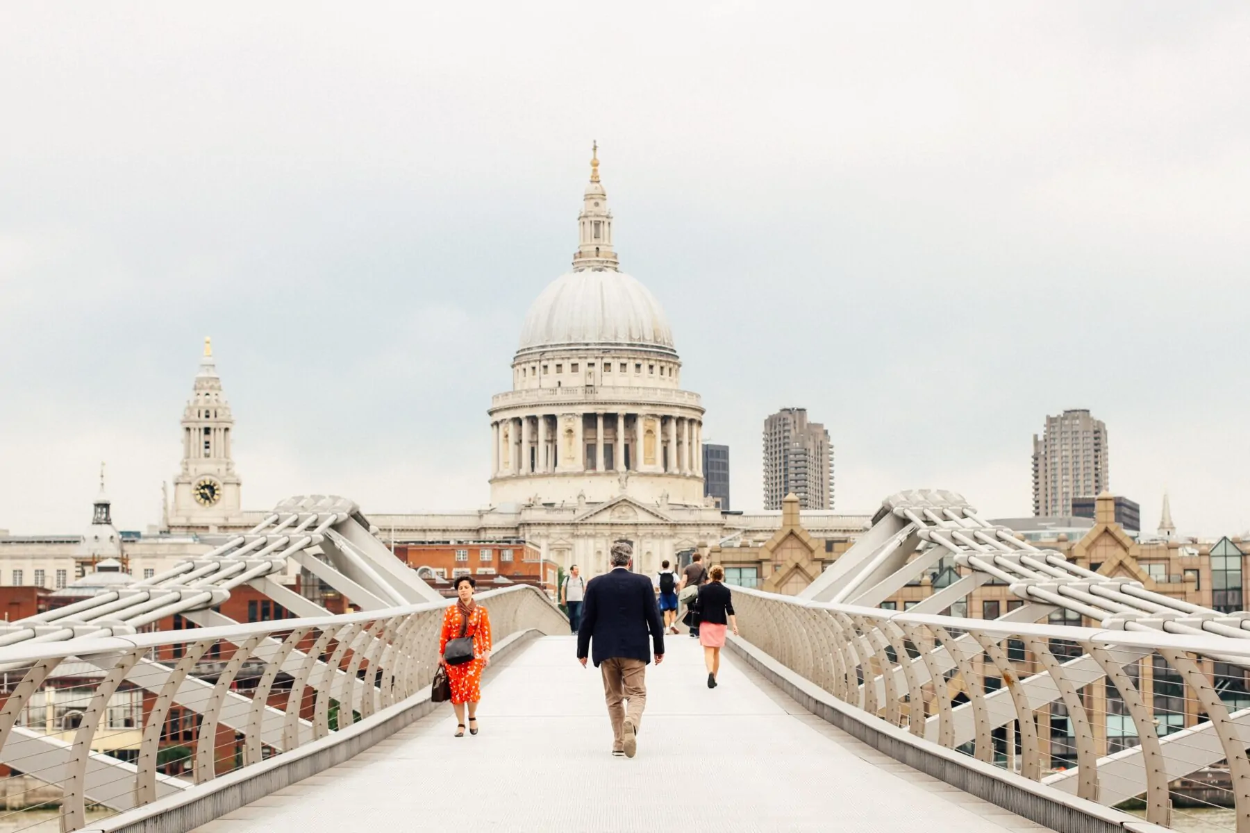 Millennium bridge wandelen in Londen