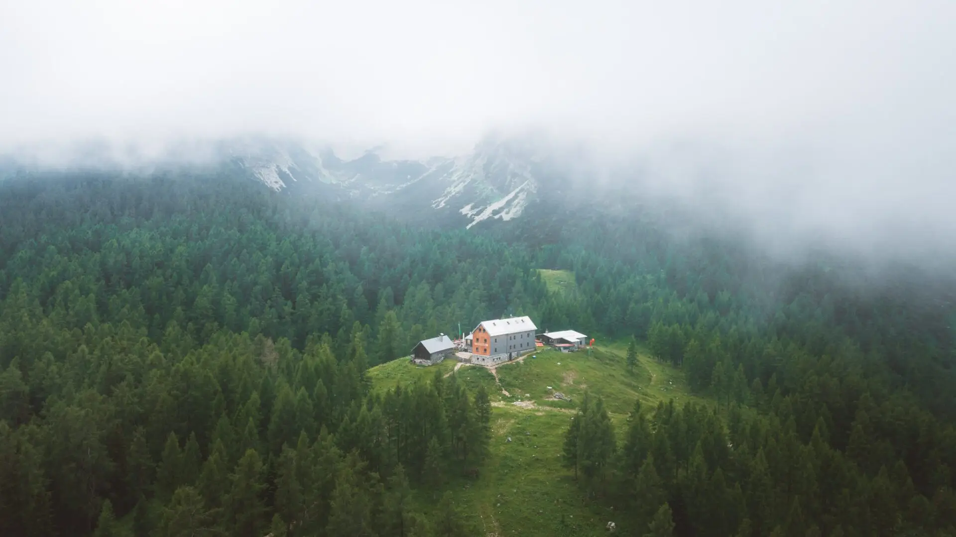 De mooiste wandeling van Pyhrn Priel maak je langs de Rote Wand
