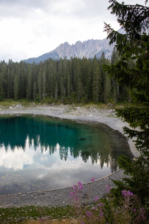 Lago di Carezza uitzicht