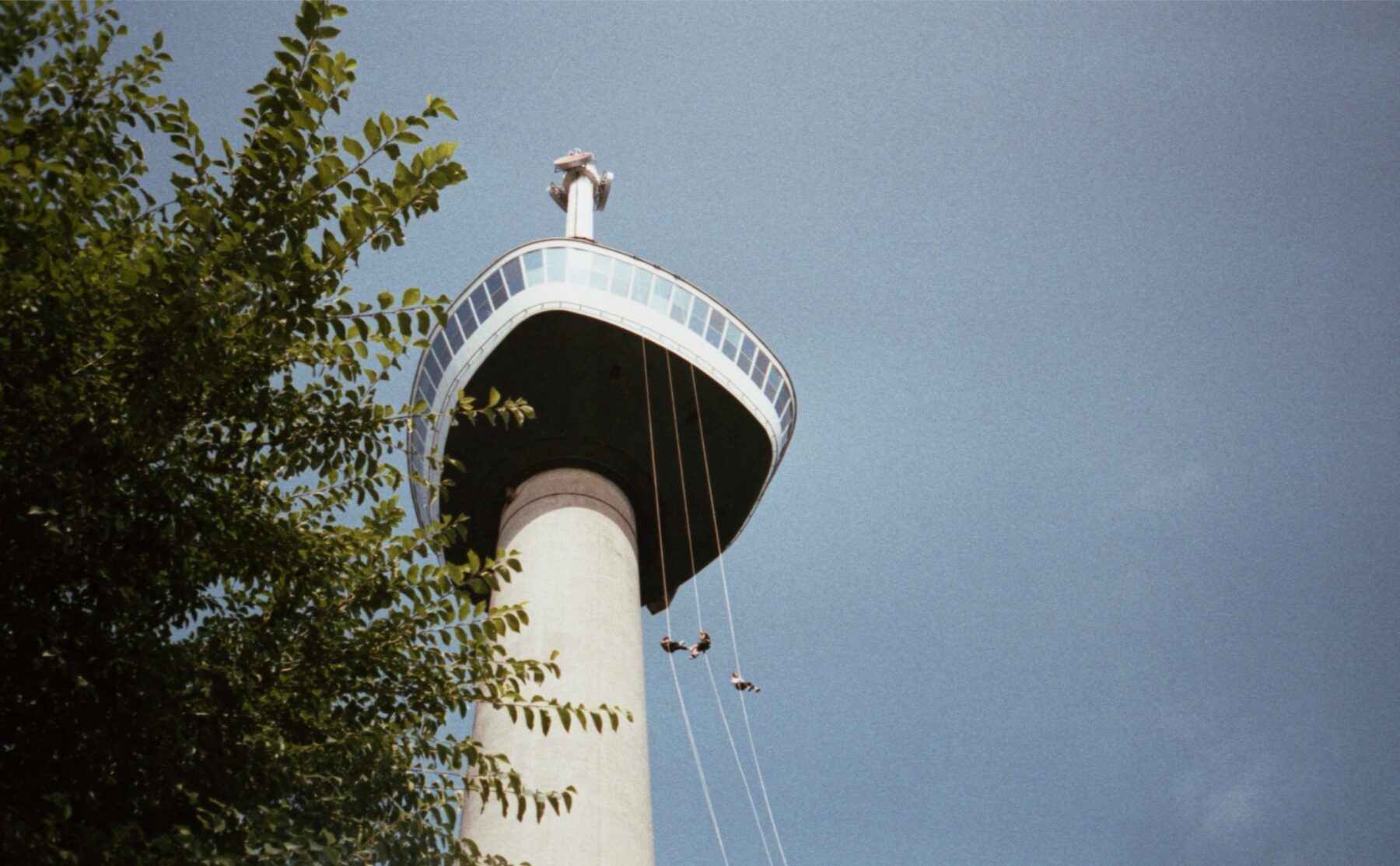 Outdoor activiteiten Nederland Euromast abseilen