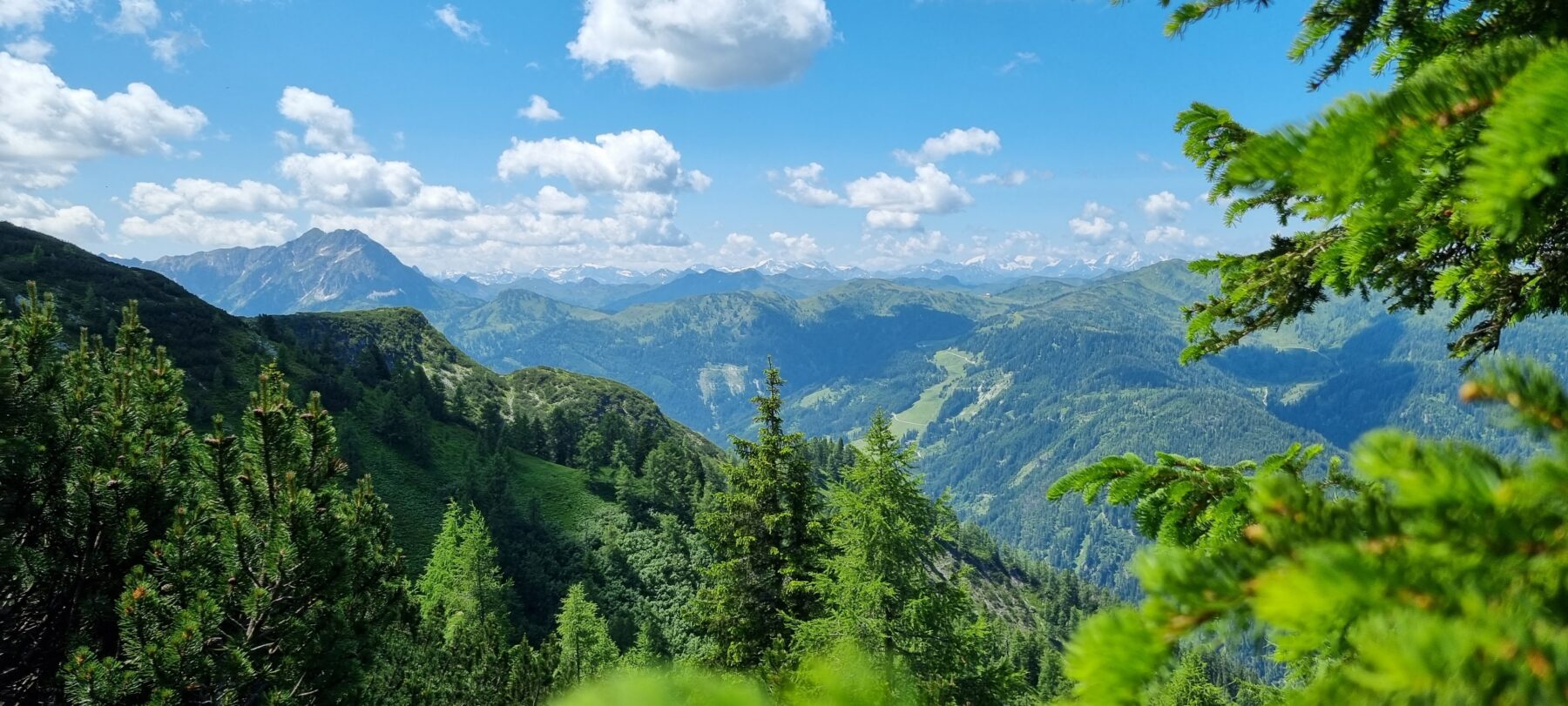 Het uitzicht tijdens de hike naar de Lackenkogel tijdens de Salzburger Gipfelspiel