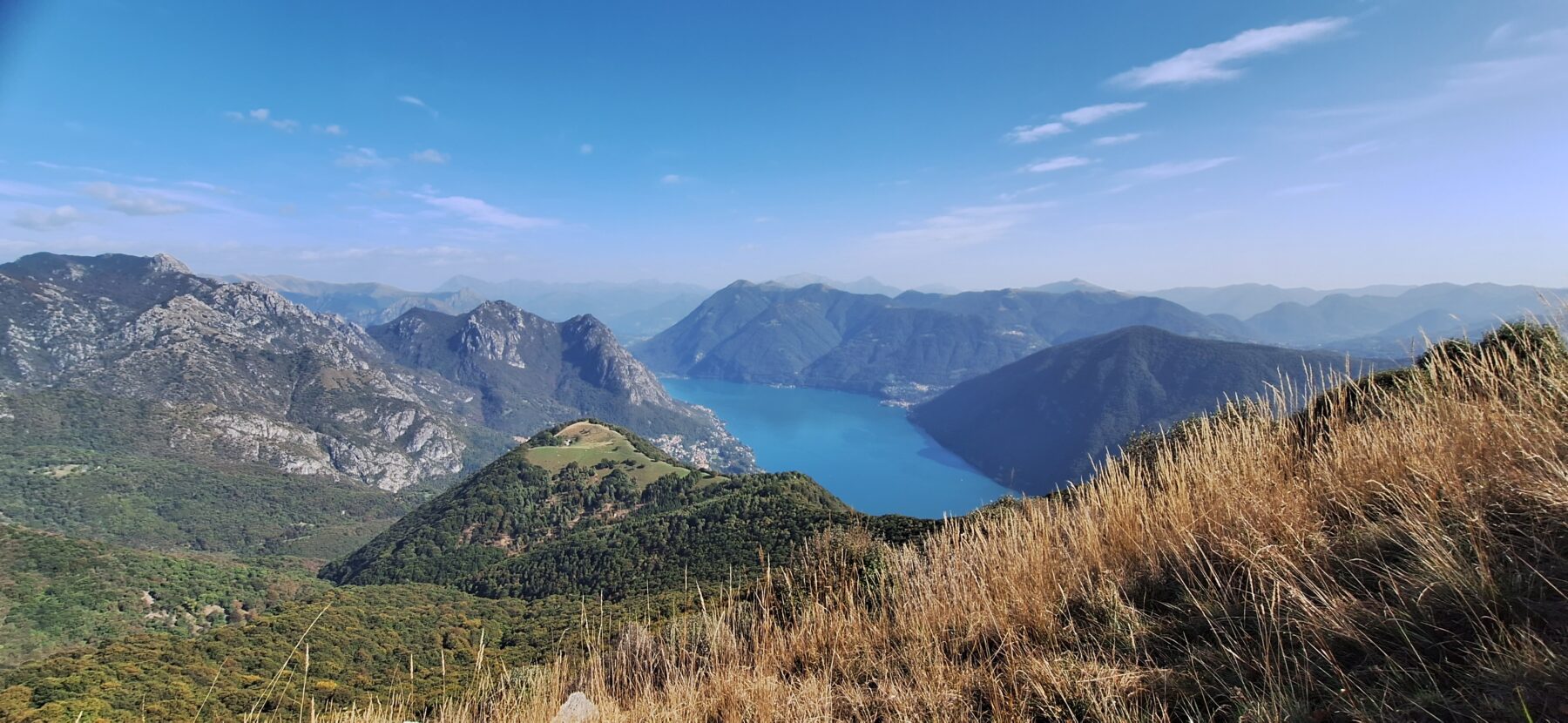 Uitzicht vanaf Monte Boglia een berg in Zwitserland