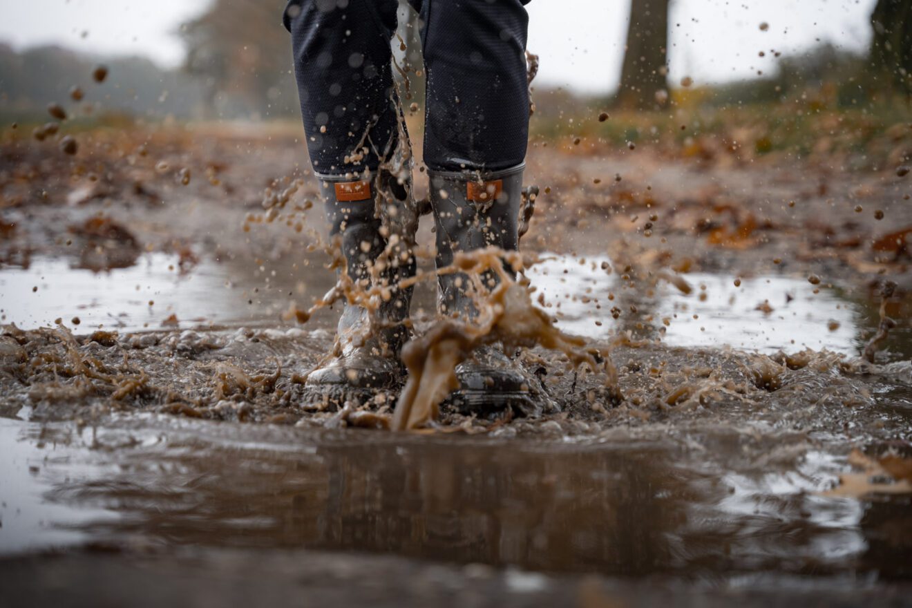 Mijn Travelin regenlaarzen kunnen duidelijk tegen een beetje modder