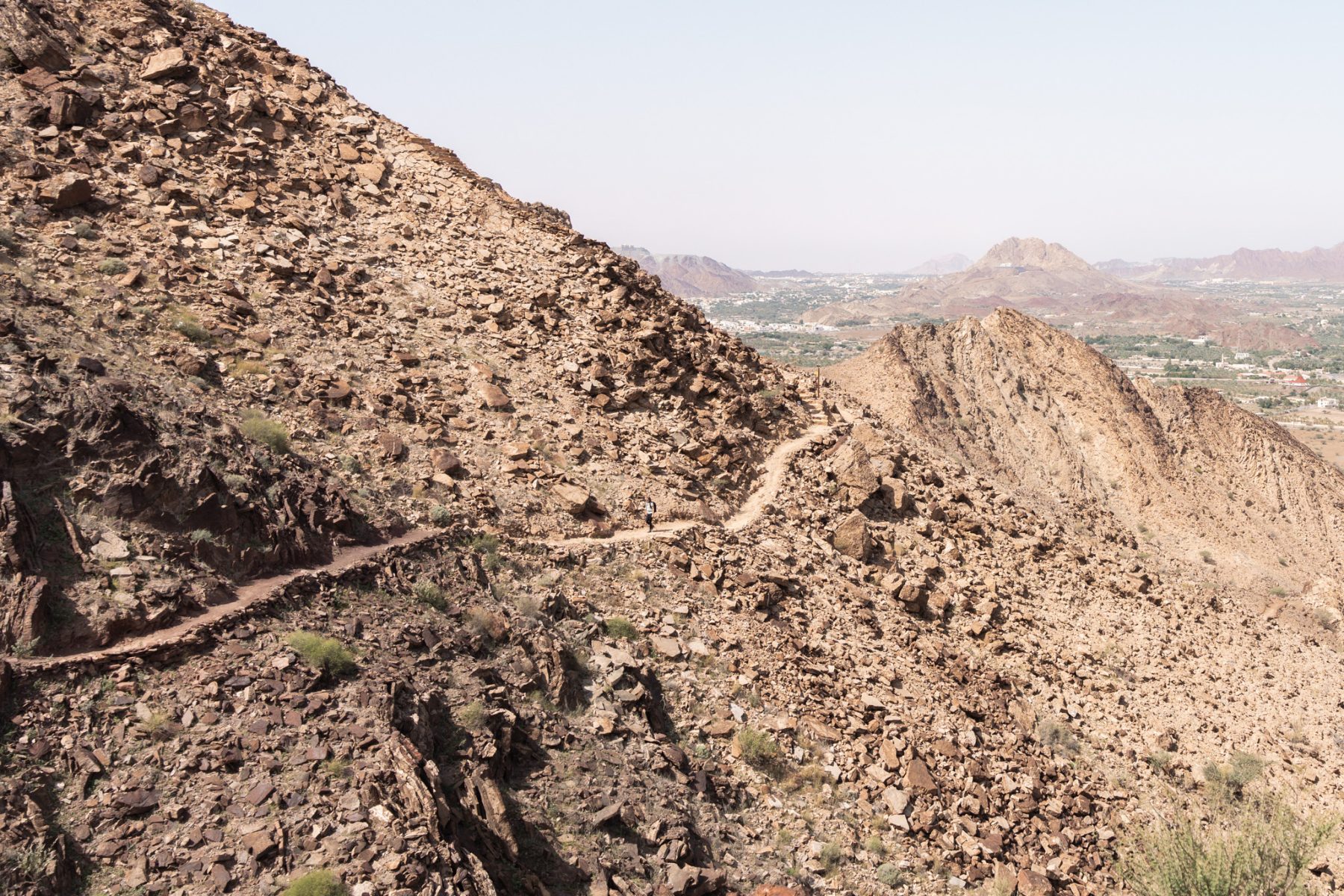 Hiken in Hatta, in het Hajar gebergte van Dubai