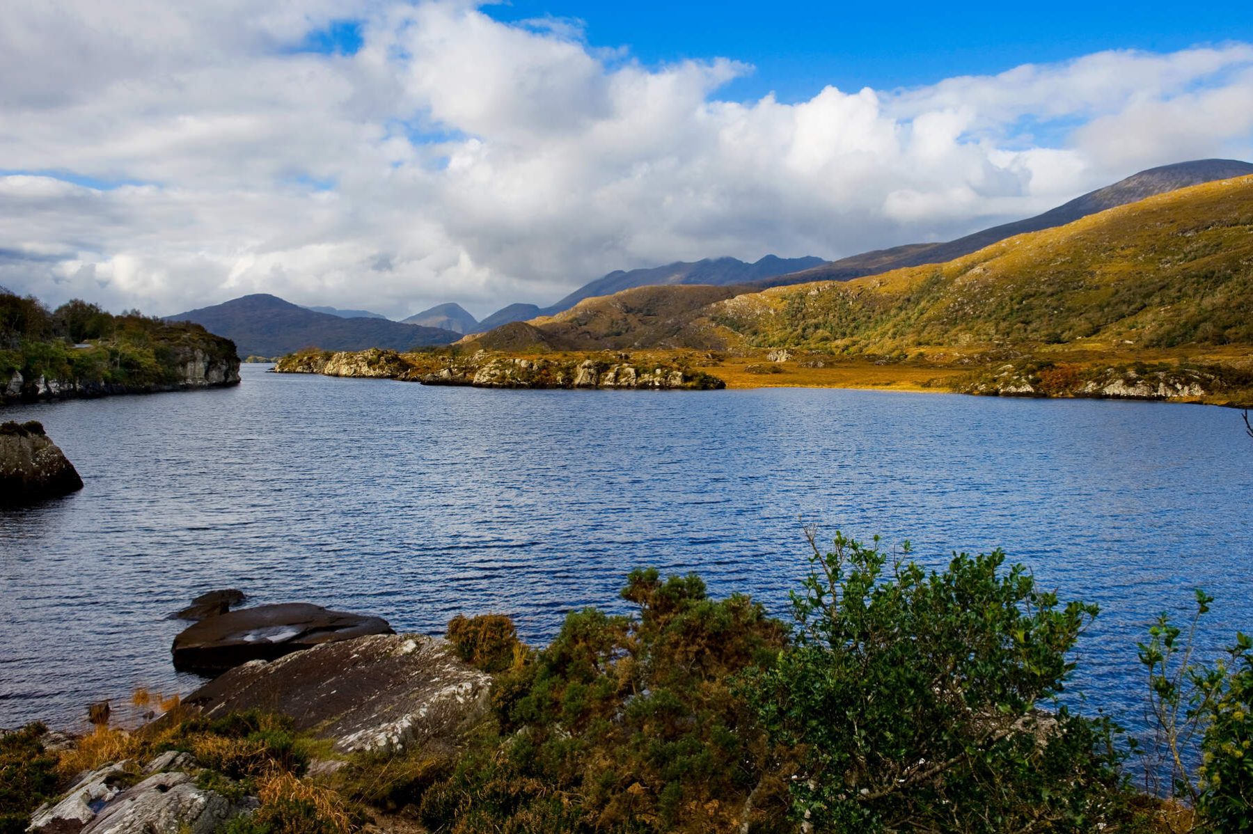 Door Killarney wandelen tijdens de Kerry Way