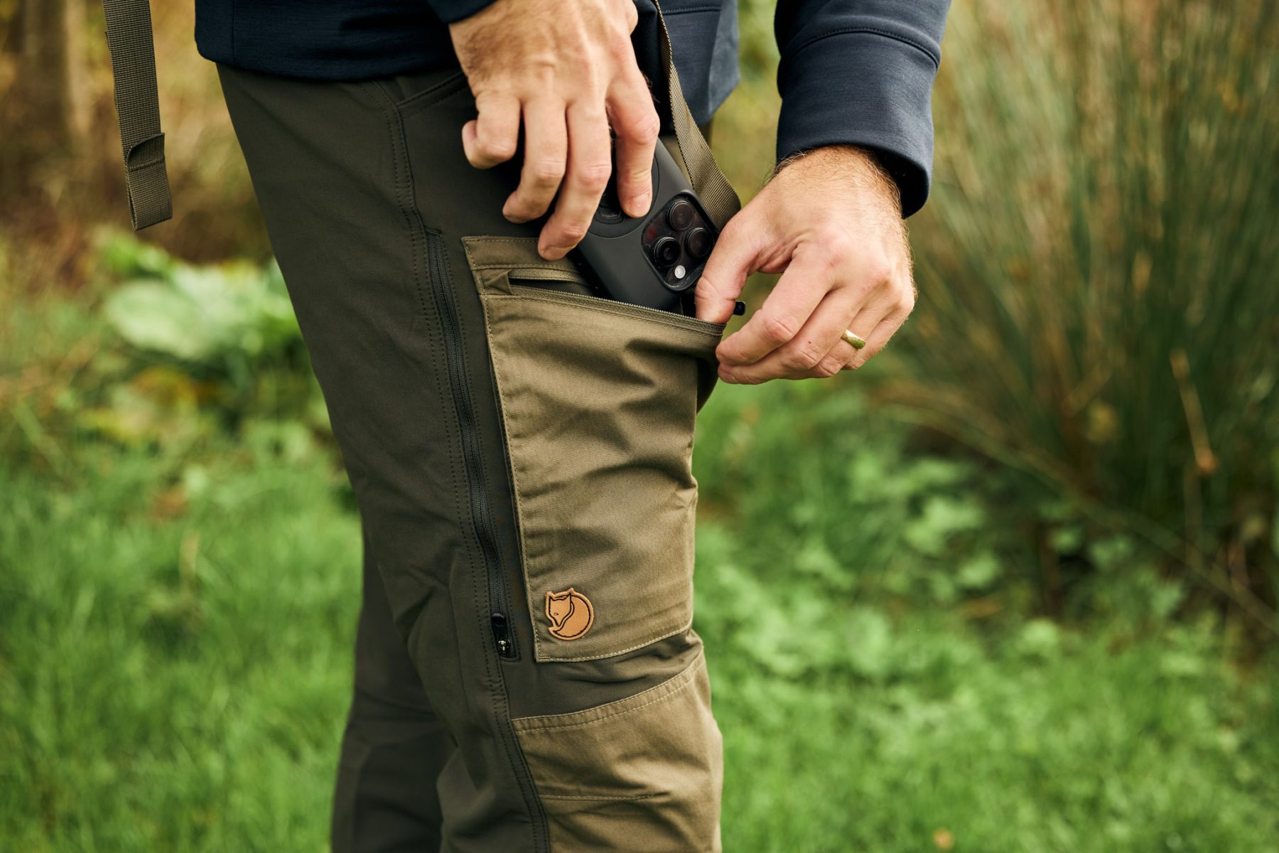Fjällräven Keb-collectie Agile Trousers telefoon