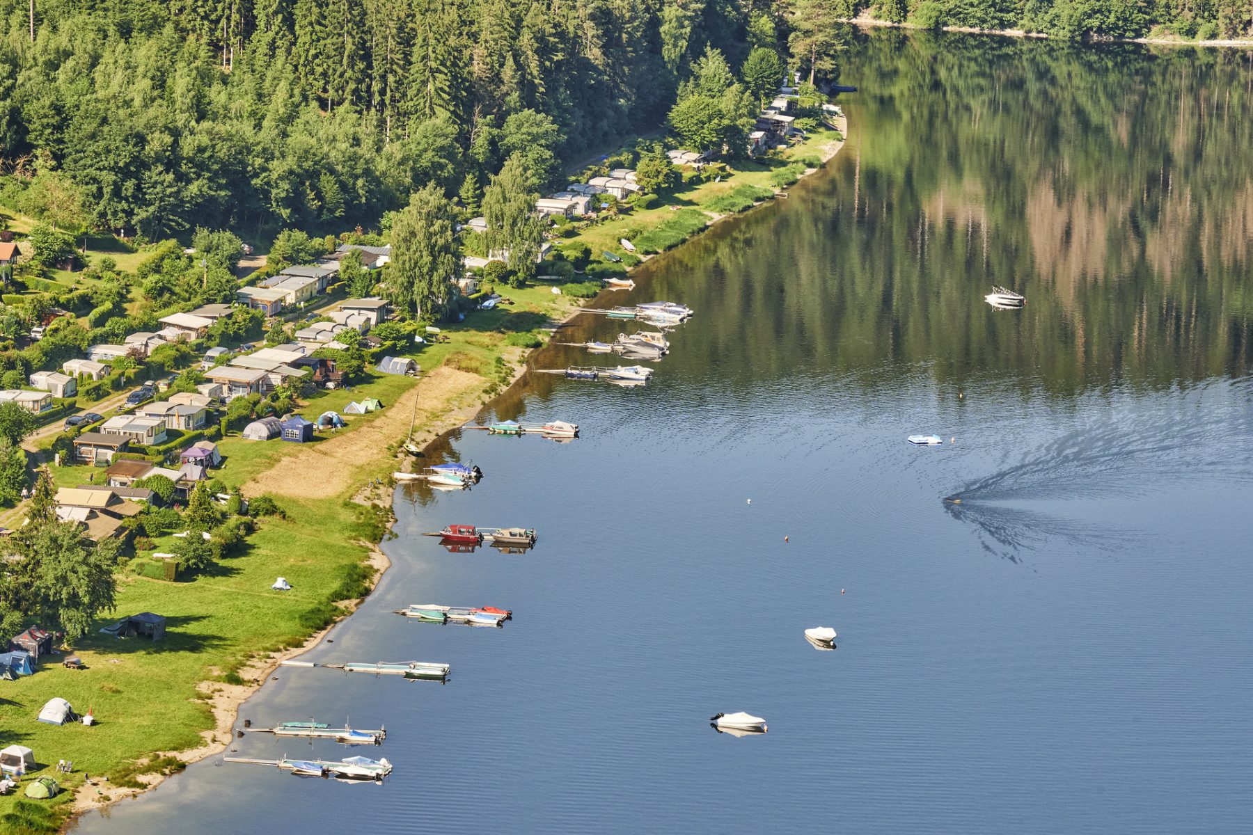 Wandelen over de Hohenwarte Stausee Weg