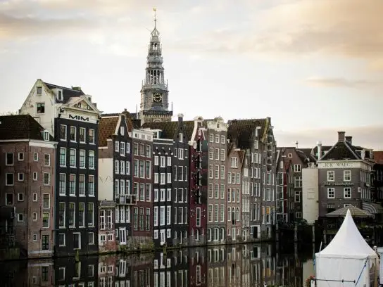 Oude grachtenpanden in Amsterdam.