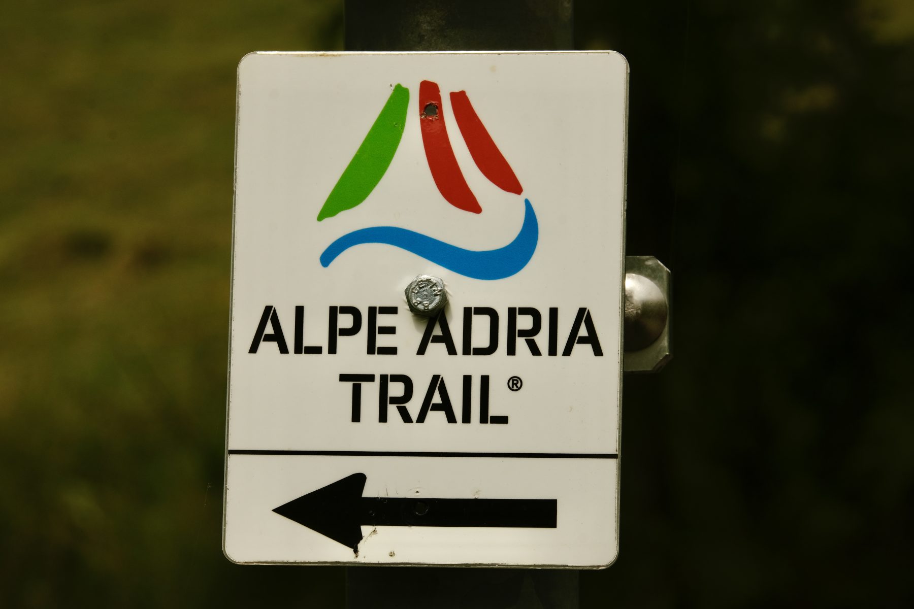 De Alpe Adria Trail is prima bewegwijzerd