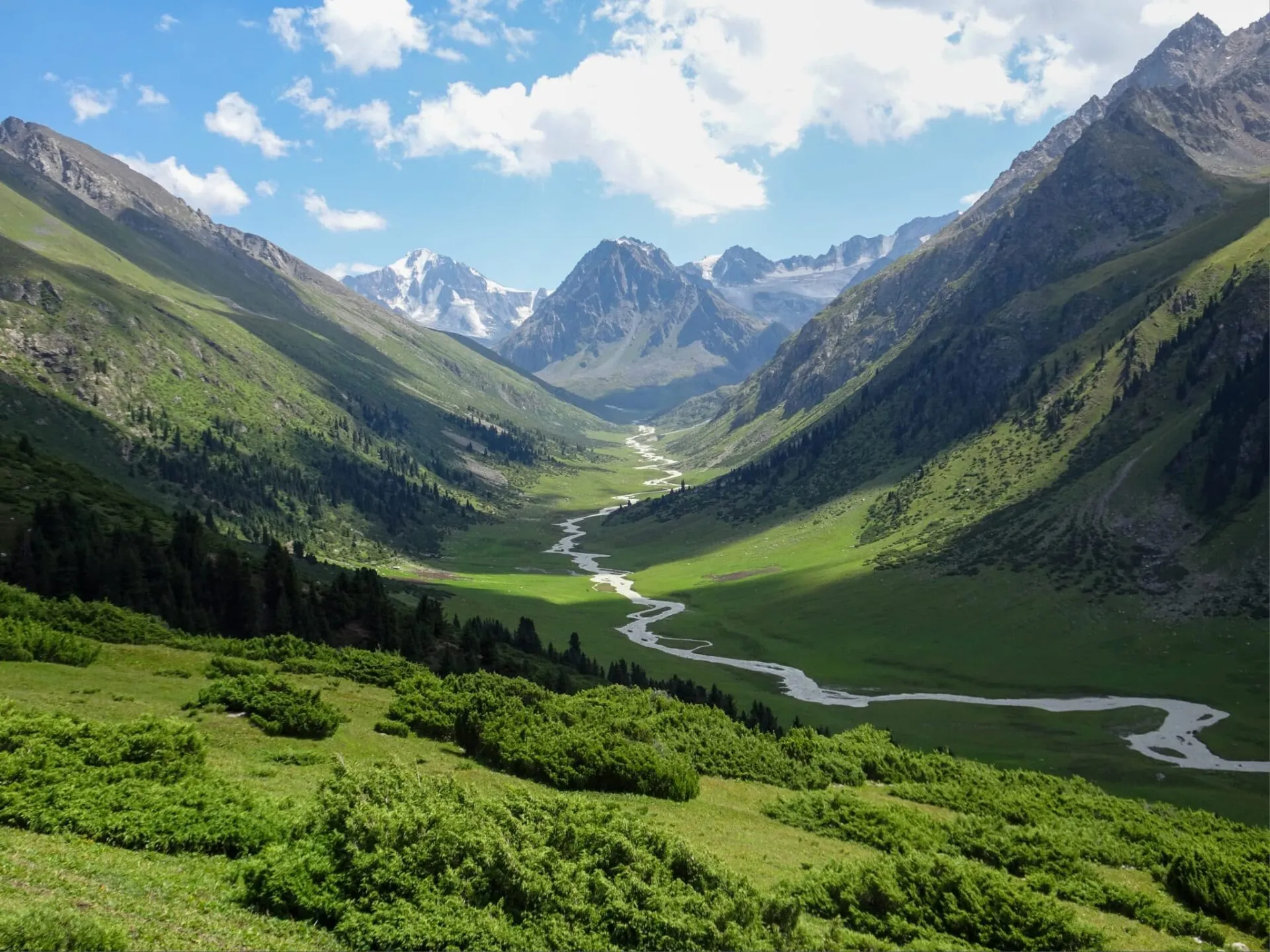 Uitzicht tijdens de Kyrgyzstan Trail